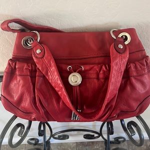 B. Makowsky red purse